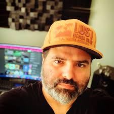 Heartbeat canción de Claptone & Nathan Nicholson de Charmer en Amazon Music.