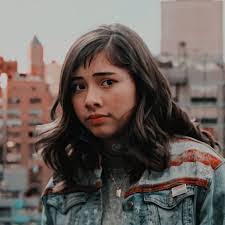 Cecelia Gill's Instagram, Twitter & Facebook