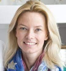 He was born in hoorn, netherlands to father kee de boer and mother git de boer. Helen De Boer Meet Wife Of Frank De Boer Vergewiki
