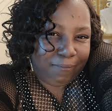 How many couples share a comforter and how many have separate ones?