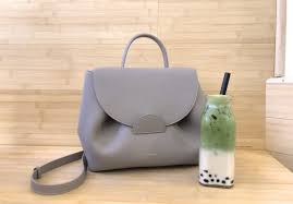 The dainty « numéro sept mini » highlights the perfect duality of leather and gold. Polene Numero Un Review Since Wen