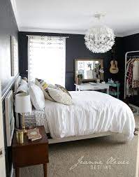 And leaving the window wall a as nancy wrote in this great post, high contrast: Pin On How To Decorate Your First Apartment