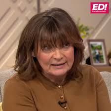 Lorraine Kelly reveals she's been hospitalised for shock surgery today:  "I've not been feeling well for a while" ❤️ ⬇️