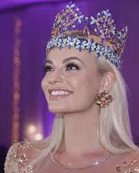 Honoured to host Miss Polonia 2021 final and pass the crown to wonderful  Natalia Gryglewska