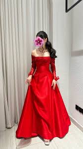 ‫فستان سهرة سواريه احمر فاخر بقصه اوف شولدر - فساتين اكليل | Eklil Dresses‬‎