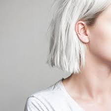 15 Cool Girl Ear Piercings We Discovered On Pinterest Fulpiercing Piercingek Piercing Otletek