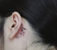 Berenikaha Zdjecia I Filmy Instagramie Behind Ear Tattoos Japanese Tattoo Trendy Tattoos