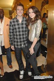 Dakota johnson et son mari. Shantel Vansanten And Robert Buckley Famousfix Com Post