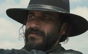 Alberto Reyna, creador de escenografías, su trabajo ha sido reconocido a  nivel nacional