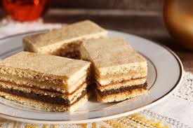 Adauga semintele din batonul de vanilie si coaja de lamaie, apoi. Cum SÄ Faci O PrÄjiturÄ Cu Foi Si Crema De Gris Si LÄmaie Are Un Gust SenzaÈional Culinar Retete Culinare Avantaje Ro De 20 De Ani Pretuieste Femei Ca Tine