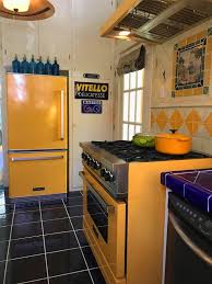 8 Kitchen Color Trends For 2019 Kitchen Color Trends Retro Kitchen Kitchen Trends