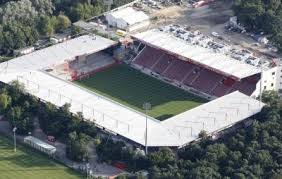 Fc union berlin im stadion an der alten försterei am sonnabend, dem 31.07.2021 um 15:30 uhr den spanischen erstligisten athletic bilbao zum letzten test vor dem pflichtspielstart empfängt, sollen bis zu 11.006 teilnehmer vor ort dabei sein können. Stadion A D Alten Forsterei Stadion Informationen Tipps Fur Gastefans