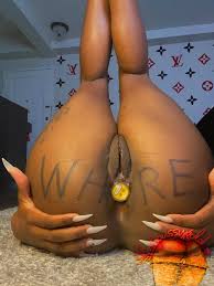 TW Pornstars - Fatpussygoldie🇯🇲. Twitter. Replace that plug with your  dick 😏😏. 2:07 AM - 1 Apr 2022