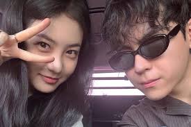 Kim Do Hoon dan Shin Ye Eun di Balik Our Village Puppy