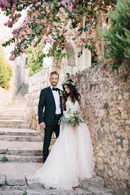 Quiz possible pros on these important points. 9 Questions To Ask Your Wedding Photographer The Planning Society