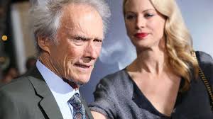 O filme foi produzido e dirigido por michael cimino, o mesmo escritor do filme magnum force. Clint Eastwood Wird 90 Der Letzte Maverick Tv Kino