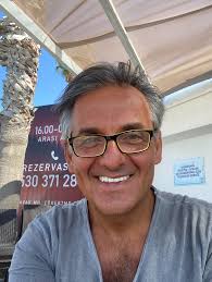 MEDUSA'NIN GÖZYAŞLARI “İKİNCİ GÜNAH” TÜRK TİYATROSU HAKKINDA... Türk  Tiyatrosu'nun sorunları nedir ? Sorusuna oyun yazarı yetersiz, yönetmen yok  vb anlamsız bahaneler öne sürüyorlar. Hayır, yeni nesil oyun yazarları çok  başarılı, yönetmenler ise