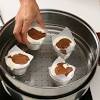 Pertama campurkan tepung terigu, cokelat bubuk, baking powder, soda kue, dan vanili dengan cara. 1