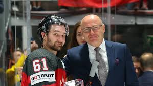 Hockey world championship 2021 live scores, results, standings. Bernhard Maier Presents Trophy To Most Valuable Player Of Iihf Ice Hockey World Championship 2019 Skoda Storyboard