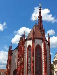 Das ensemble aus kirche und kreuzweg, eingebettet in die weinbergslandschaft, gilt als ein bedeutendes kleinod des spätbarock. Marienkapelle Wurzburg
