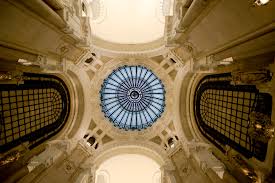 La elegancia de las galerías europeas y la modernidad de los rascacielos confluyen en una obra arquitectónica de la belle époque: Pasaje Guemes Global Citizens