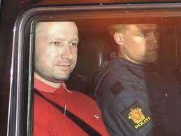 Anders behring breivik killed 77 people on july 22, 2011, in a bomb attack in oslo and a mass shooting at a summer camp for children. Norwegischer Attentater Anders Behring Breivik Soll Sich Am Telefon Ergeben Haben Deutschland Welt