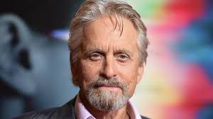Beyond a reasonable doubt fragman. Schauspieler Michael Douglas Postet Erinnerungsfoto Von 1963