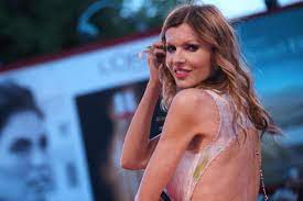 Peso, altezza, fidanzato e calendario sexy. Rita Rusic Eta Altezza Peso Marito Figli