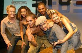 Seine frau jana ina wurde als model bekannt und arbeitet ebenfalls als moderatorin. 2000 So Etwas Wie Sie Hatte Es Noch Nicht Gegeben Nadja Lucy Sandy Vanessa Und Jessica Von Links Hatten Sich Nicht Im Klassenzimmer Oder Bei Der Gesangsstunde Kennengelernt Die No Angels