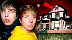 The Haunting of Hill House (CURSED CASTLE)