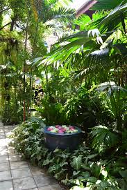 Jim Thomsons House And Garden Bangkok Thailand In 2020 Balinese Garden Backyard Garden Layout Tropical Garden Design