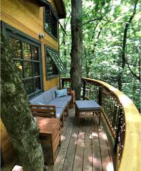 In season 2, john is replaced by kellylee evans, and melissa was replaced by starr domingue before returning in season 3. Treehouses In Georgia 27 Places To Sleep In The Trees Girl On The Go