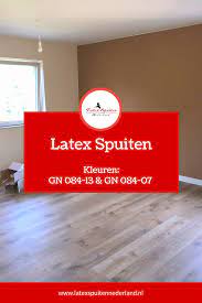 pin op latex spuiten