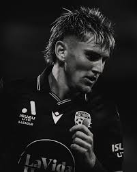 My face looks like this, but inside it sounds like this… EPW x PHAT Brew 📸  @gabt.ography