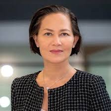 🎉 Congratulations to King's alumni Jane Tranter (English Literature,  1984), Alex Beard (Classics, 1984), Tiina Lee (Food Science, 1990) and  Howard Dawber (German with French, 1991). The acclaimed TV producer, Chief  Executive