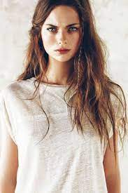 20 Messy Chic Casual Hairstyles You Need To Try Casual Hairstyles Hair Styles Chic Hairstyles