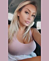 Danielle Grimes's Instagram, Twitter & Facebook