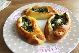 Hier Habe Ich Leckere Vegetarische Teigtaschen Fur Euch Mit Einem Einfachen Lockeren Teig Schmeckt Viel Besser Als Gekauft Gelingt Rezepte Essen Brot Rezept