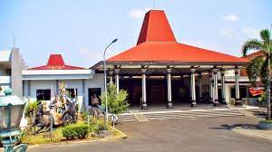 N.º 34 de 134 atrações em semarang. Plesiran Ke Semarang Mampir Yuk Ke Museum Ronggowarsito Ada Koleksi Batu Meteor Hingga Batik Tribun Travel