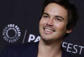 Tyler Blackburn, Nathan Parsons y otros tres fichajes se anuncian para el  remake de Roswell en The CW