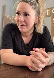 Samantha Rowden's Instagram, Twitter & Facebook