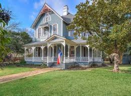 View 39 Photos Of This 595 000 4 Bed 6 0 Bath 4312 Sqft Single Family Home Located At 1404 S Elm St Georgetown Victorian Homes Georgetown Beautiful Homes