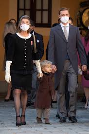 Her mother resented her father's open adultery with baroness luise von hertefeld, whom he had installed as his official mistress in 1777, and caroline was later to confide to lady charlotte campbell that she was often tired of being a shuttlecock between her parents, as whenever she was civil to one of them, she was scolded by the other. Nationalfeiertag In Monaco Monte Carlos Royals Feiern Gala De