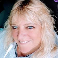 Paula Allard's Instagram, Twitter & Facebook