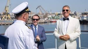 Guvernul României insistă pe Facebook cu fotografii în care Florin Cîțu apare alături de Klaus Iohannis