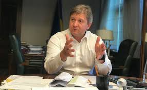 За 10 років завищеного курсу долара нбу розбестив експортерів, — експерт андрій новак. Do Konkursu Na Direktora Byuro Ekonombezpeki Dopustili 48 Kandidativ Danilyuka Diskvalifikuvali Ekonomichna Pravda