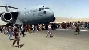 Firmenauskunft mit adresse, telefon, firmenprofil, handelsregister und weiteren firmendaten. C 17 Wunder In Kabul Wie Konnte Ein Jet Fur 150 Mann 640 Menschen Retten Stern De