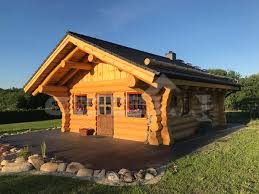 Das holzhaus „eamon ist eine gute wahl, wenn sie ein besonders stabiles und langlebiges gartenhaus suchen. Naturstamm Gartenhaus Adler Holzbau Rustikal