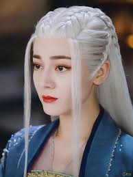 ปักพินโดย Deborah Benedetti ใน HAIR