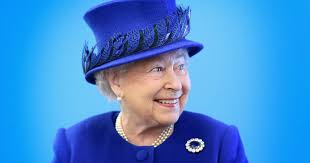 Non la riconoscono, Elisabetta scherza "la regina? Mai vista"